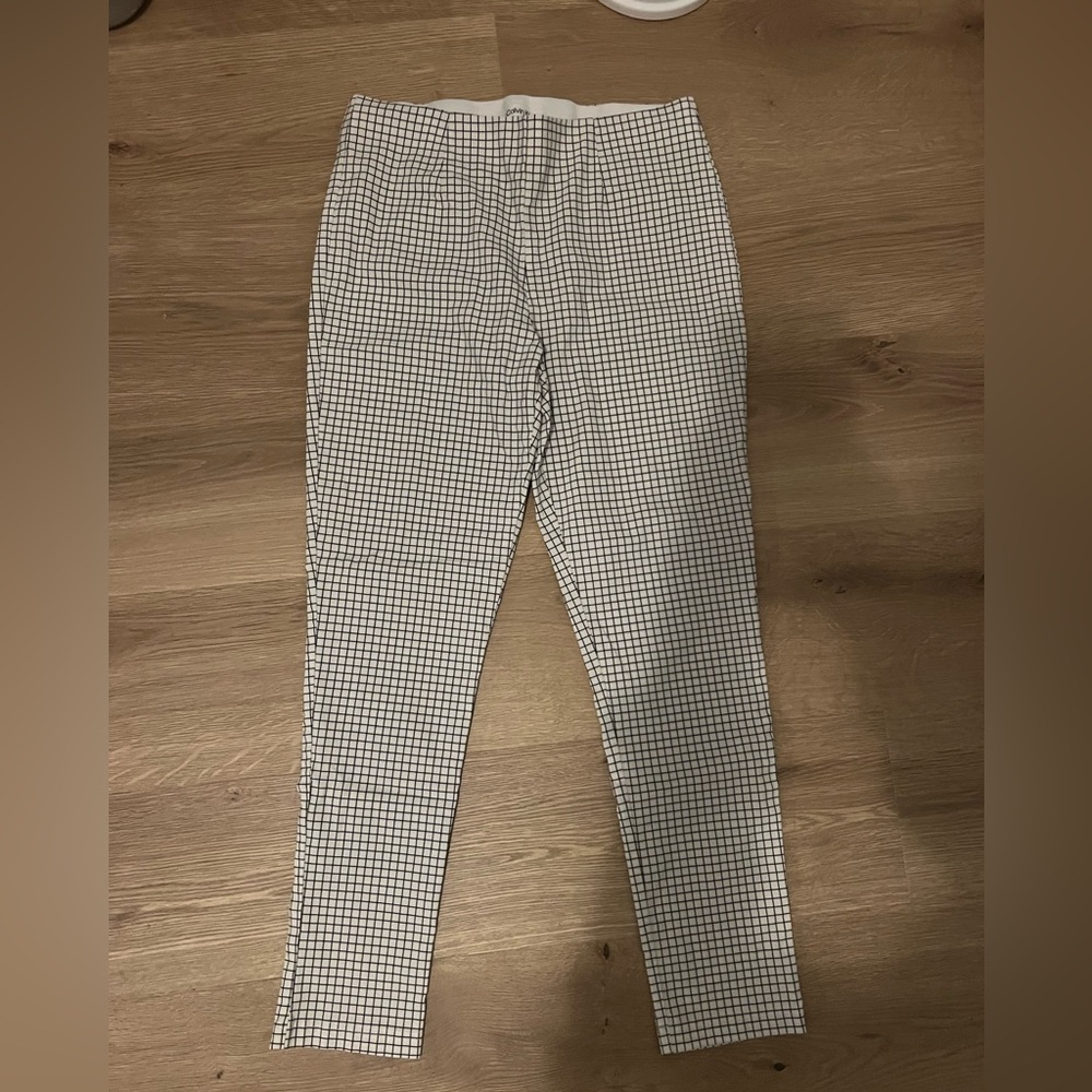 Calvin Klein Black and White Checkered skinny pants